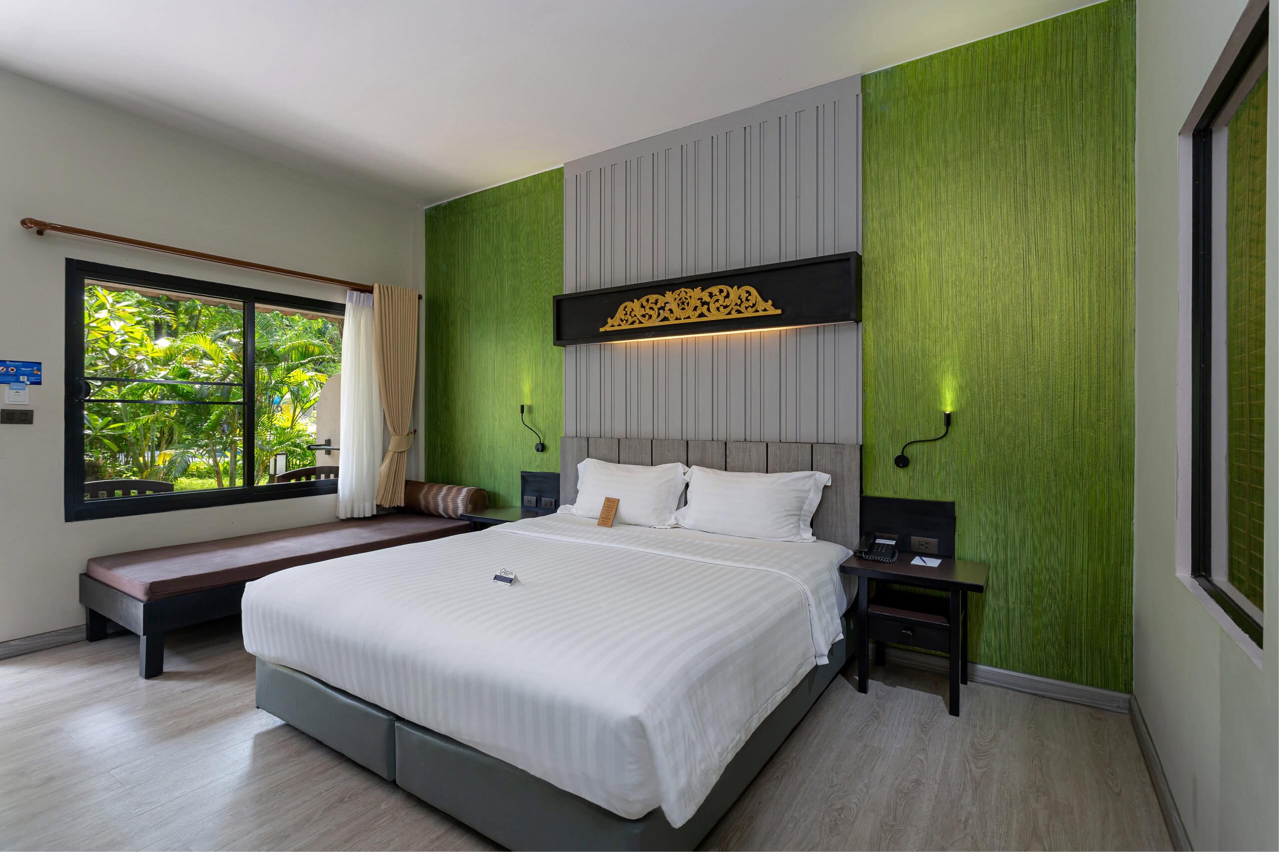 deevana-patong-resort-superior-room02