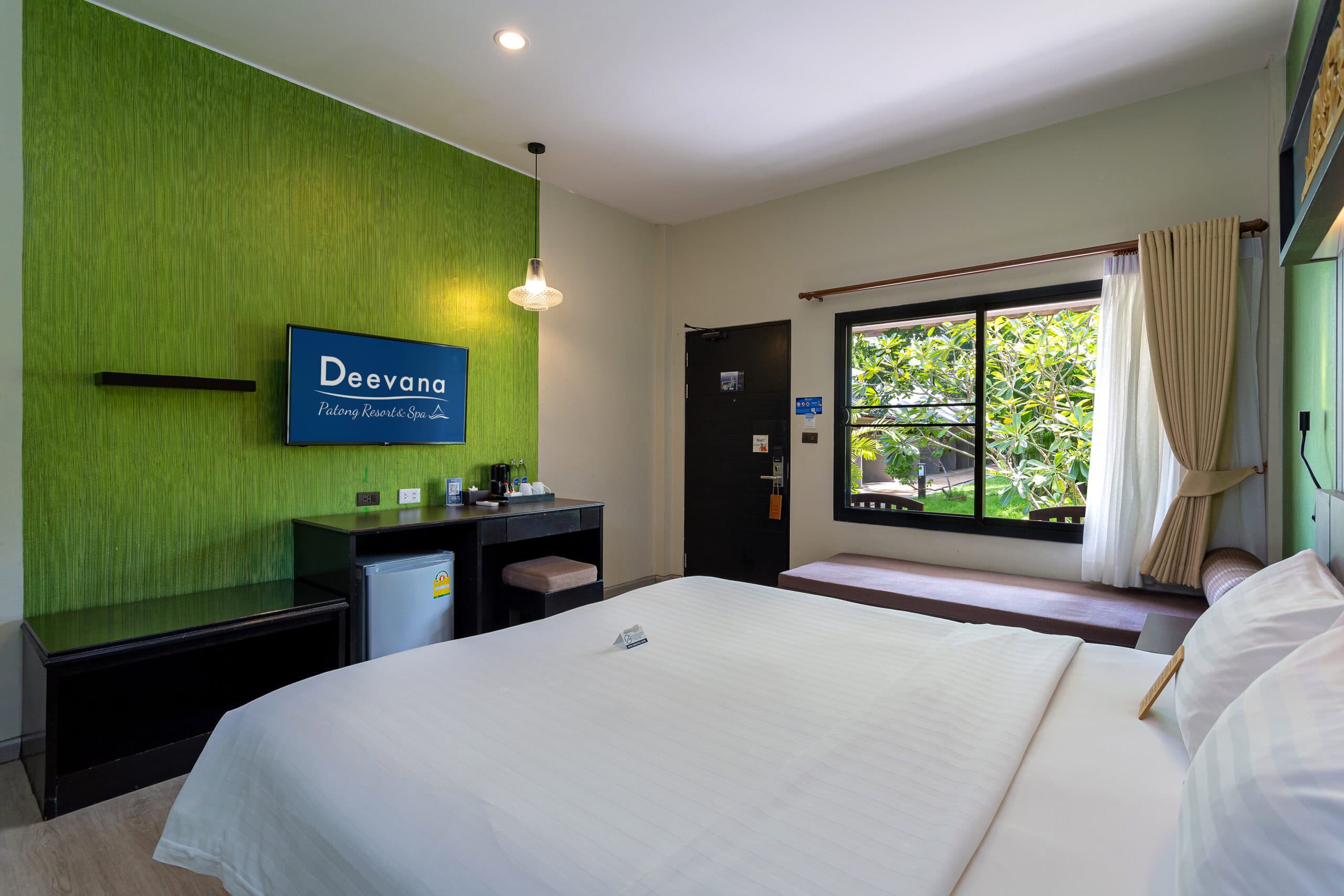 deevana-patong-resort-superior-room02