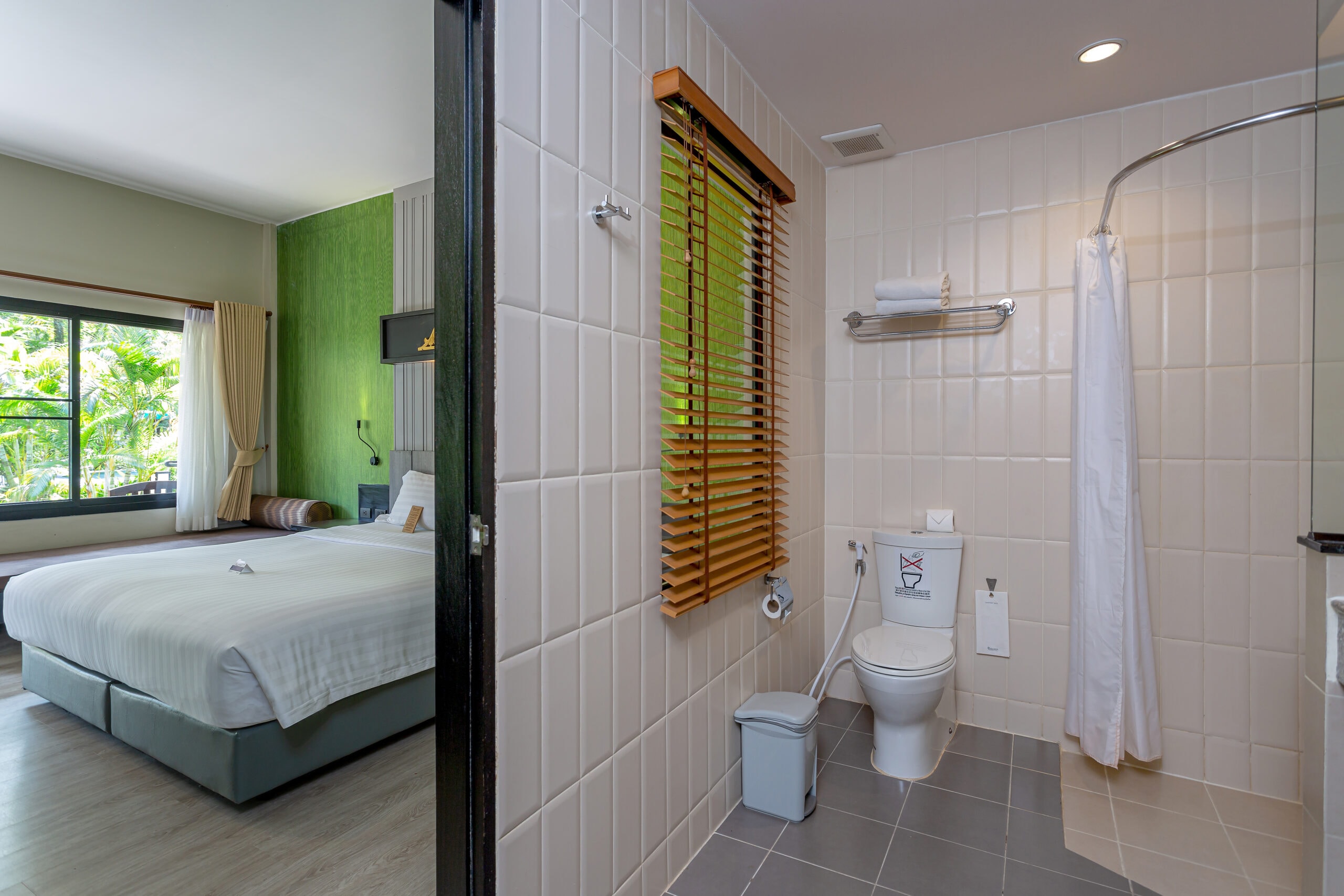deevana-patong-resort-superior-room02