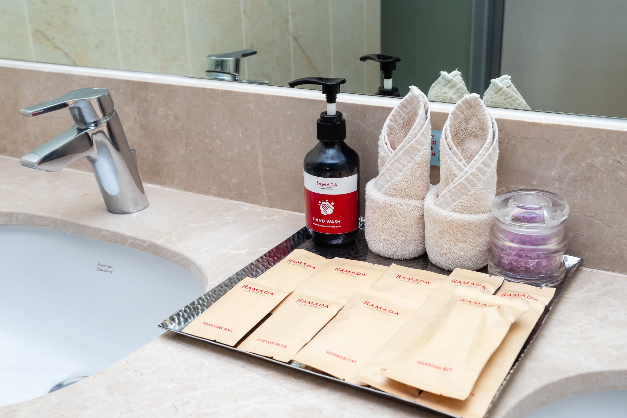 ramada-phuket-deevana-junior-suite-with-bath-tub