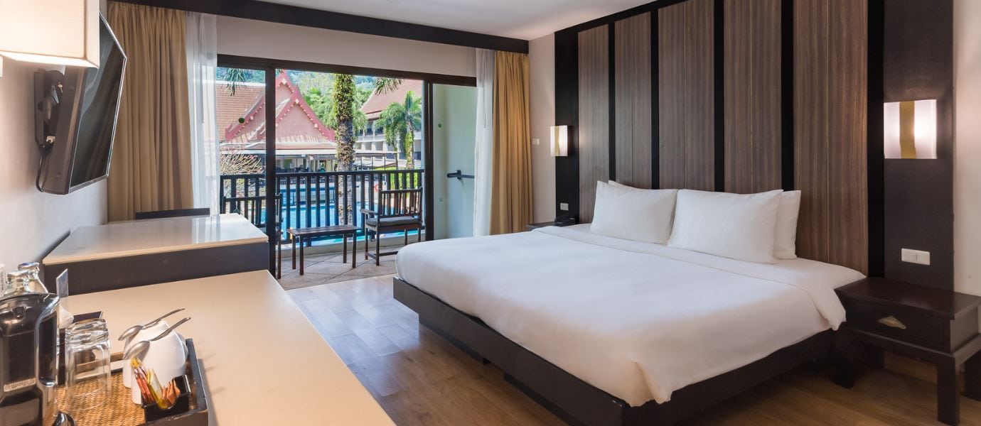 deevana-patong-resort-deluxe-room