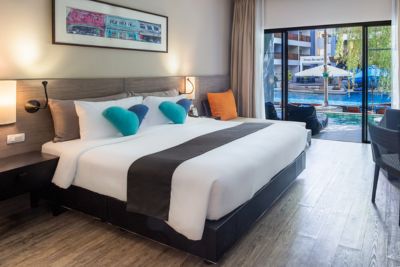 deevana-plaza-phuket-patong-accomodation-premier-waterfront-room