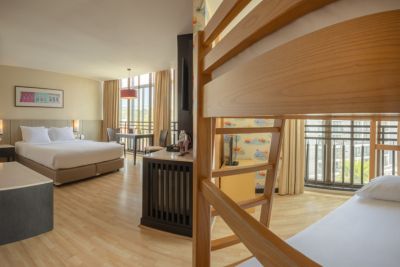 deevana-plaza-phuket-patong-family-room