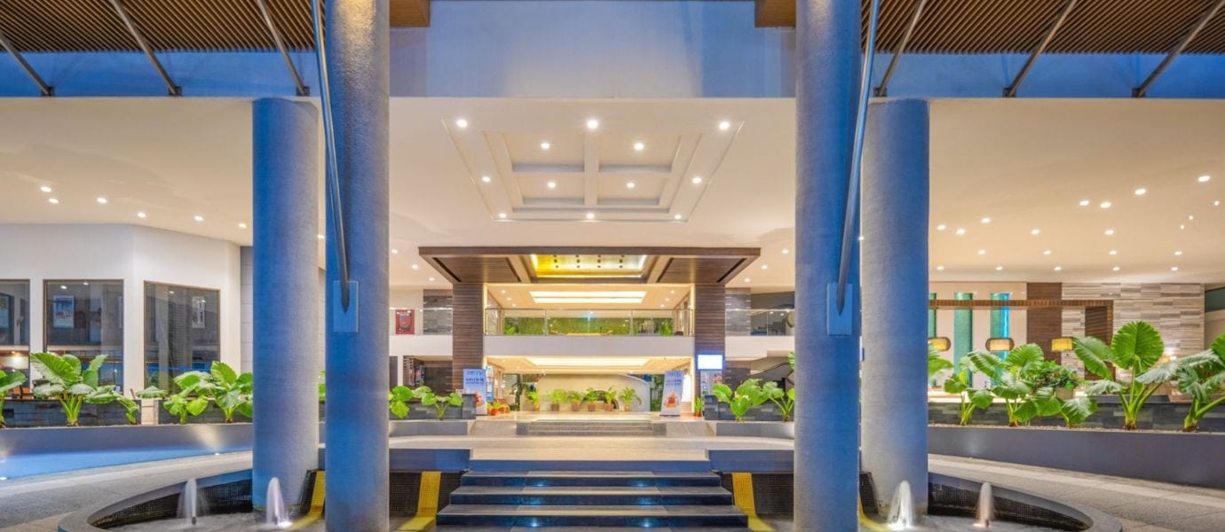 Deevana Plaza Phuket Patong - front